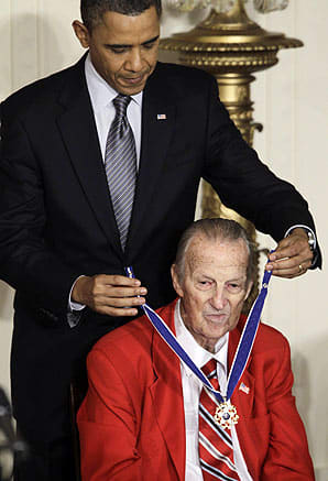 musial-obama-ap2.jpg